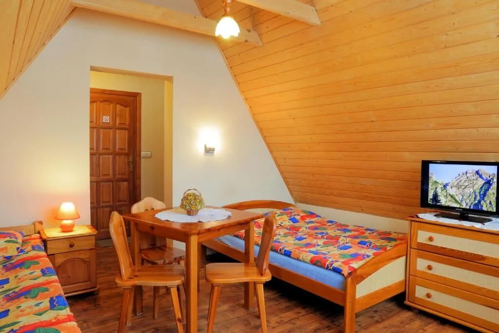 POKOJE POD GIEWONTEM Zakopane – Kościelisko, Polska