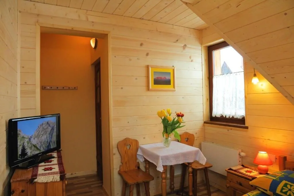 POKOJE POD GIEWONTEM Zakopane – Kościelisko, Polska