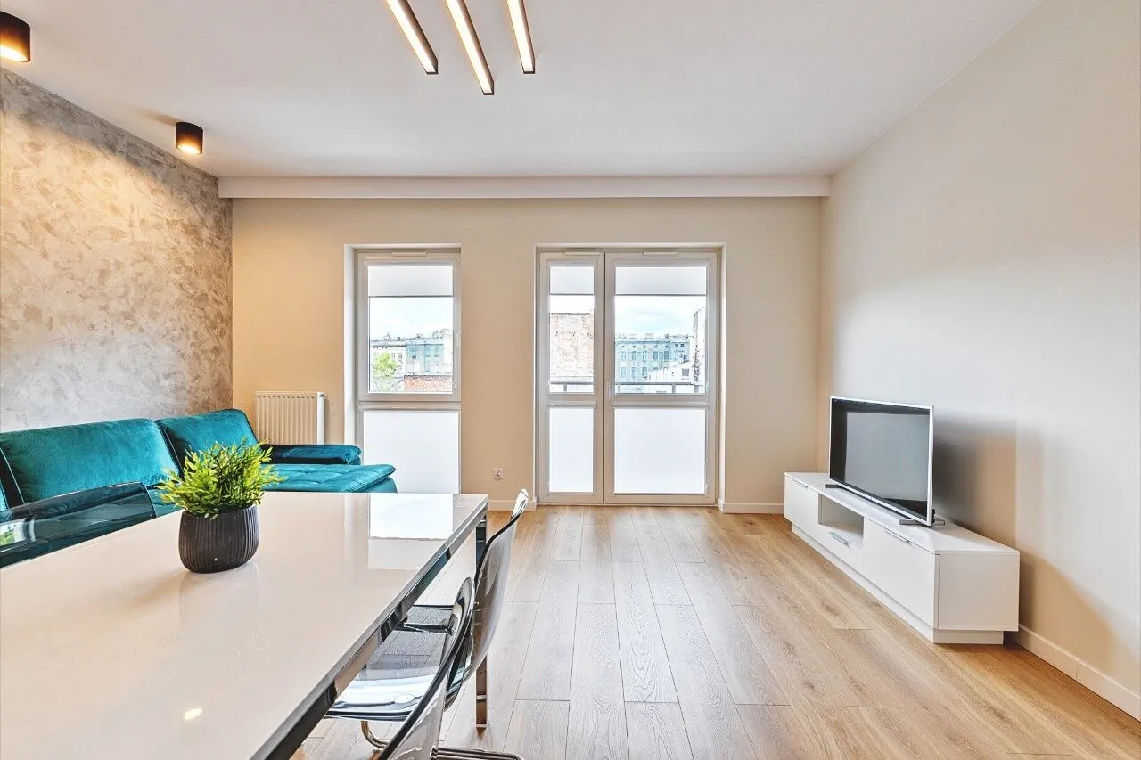 Ilumino Modern Prestige III by LookAp Łódź – Łódź, Polska