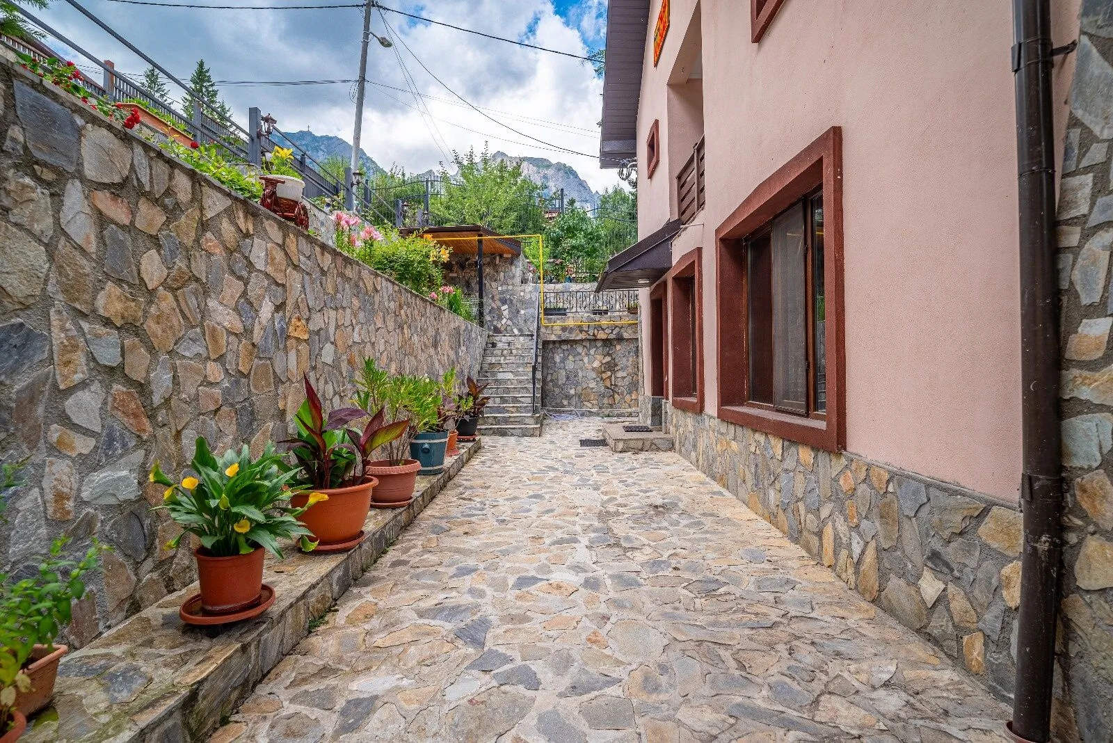 Casa Nicolas Bușteni  – Buşteni, România