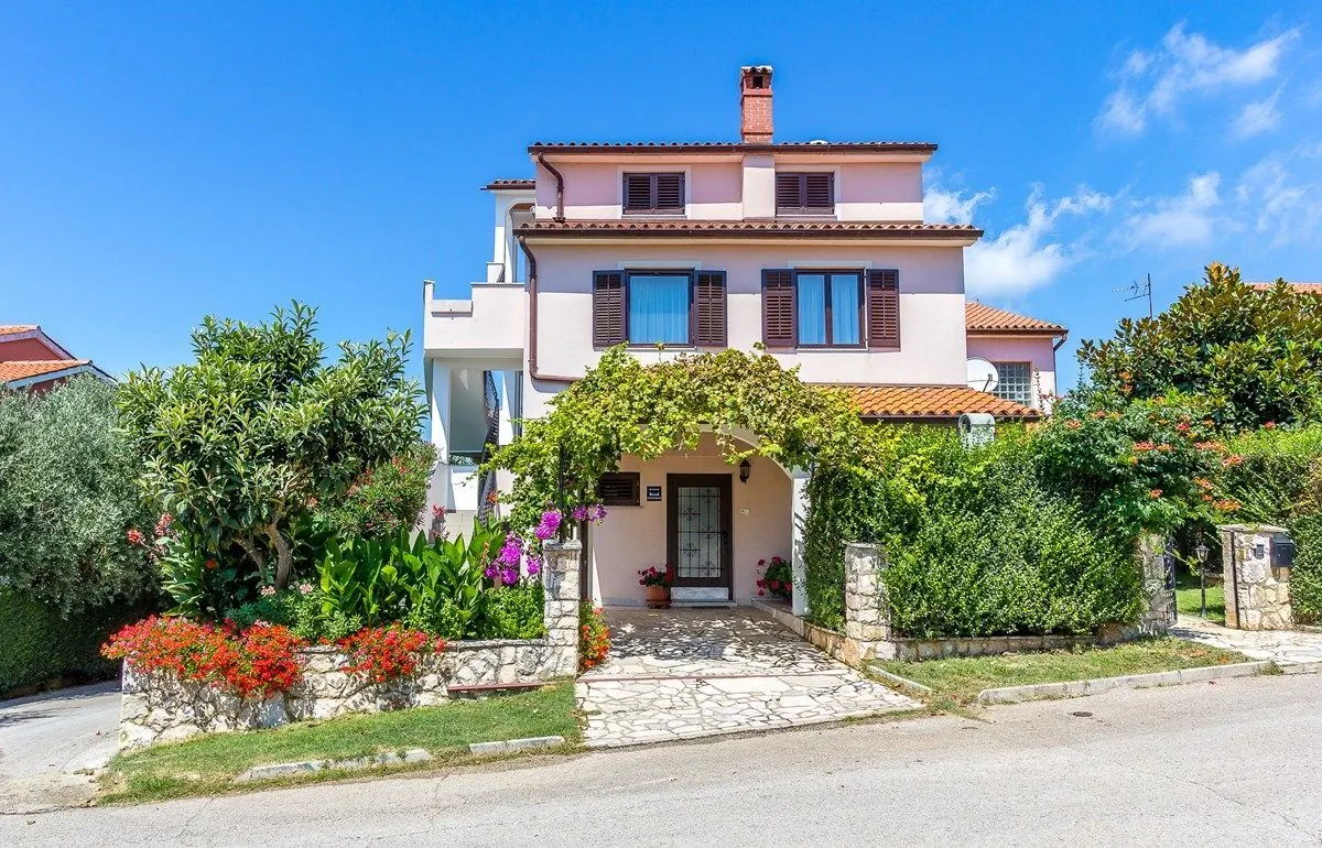 Casa Winny Banjole - foto 1