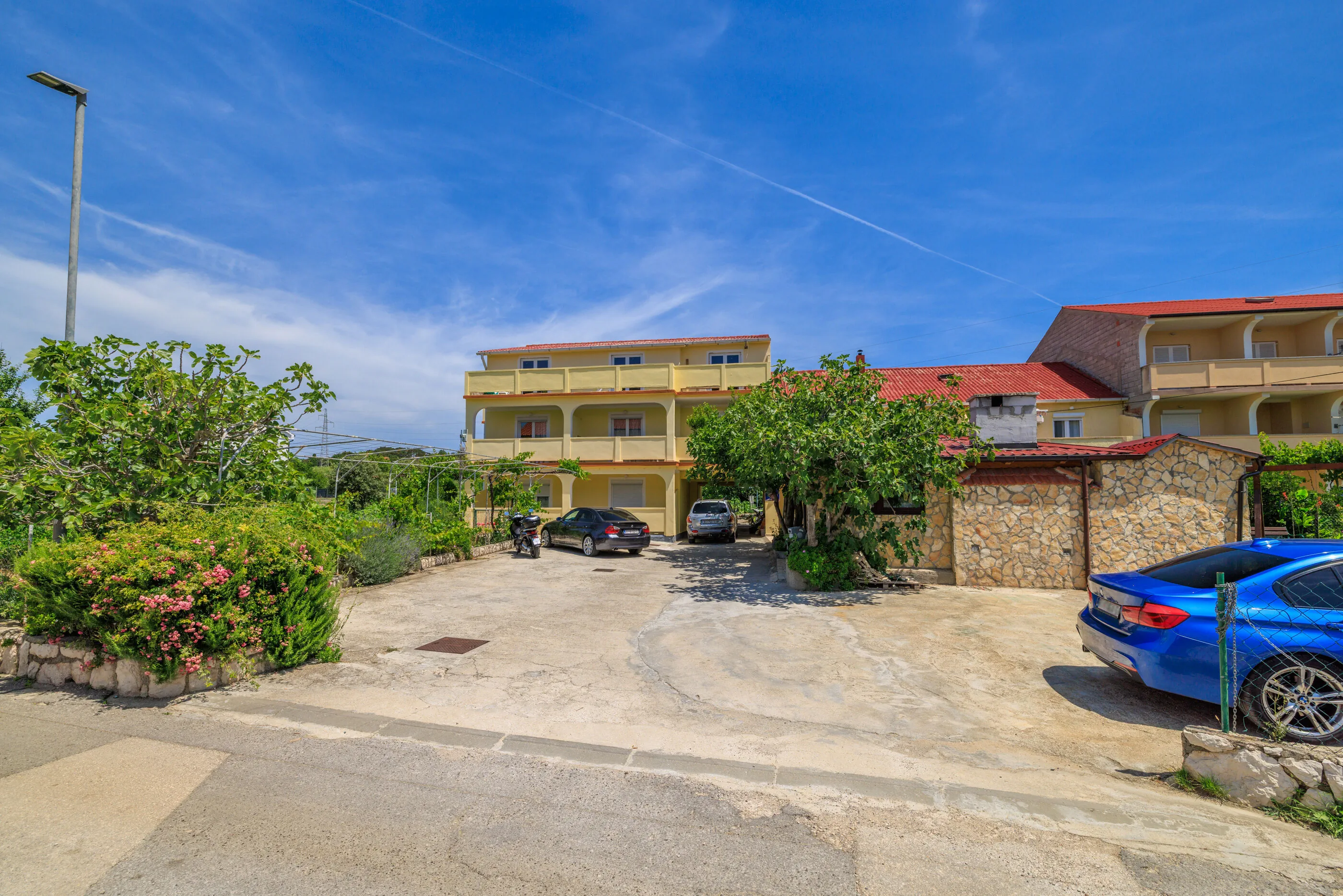 Apartments Milorad M Lopar - foto 1