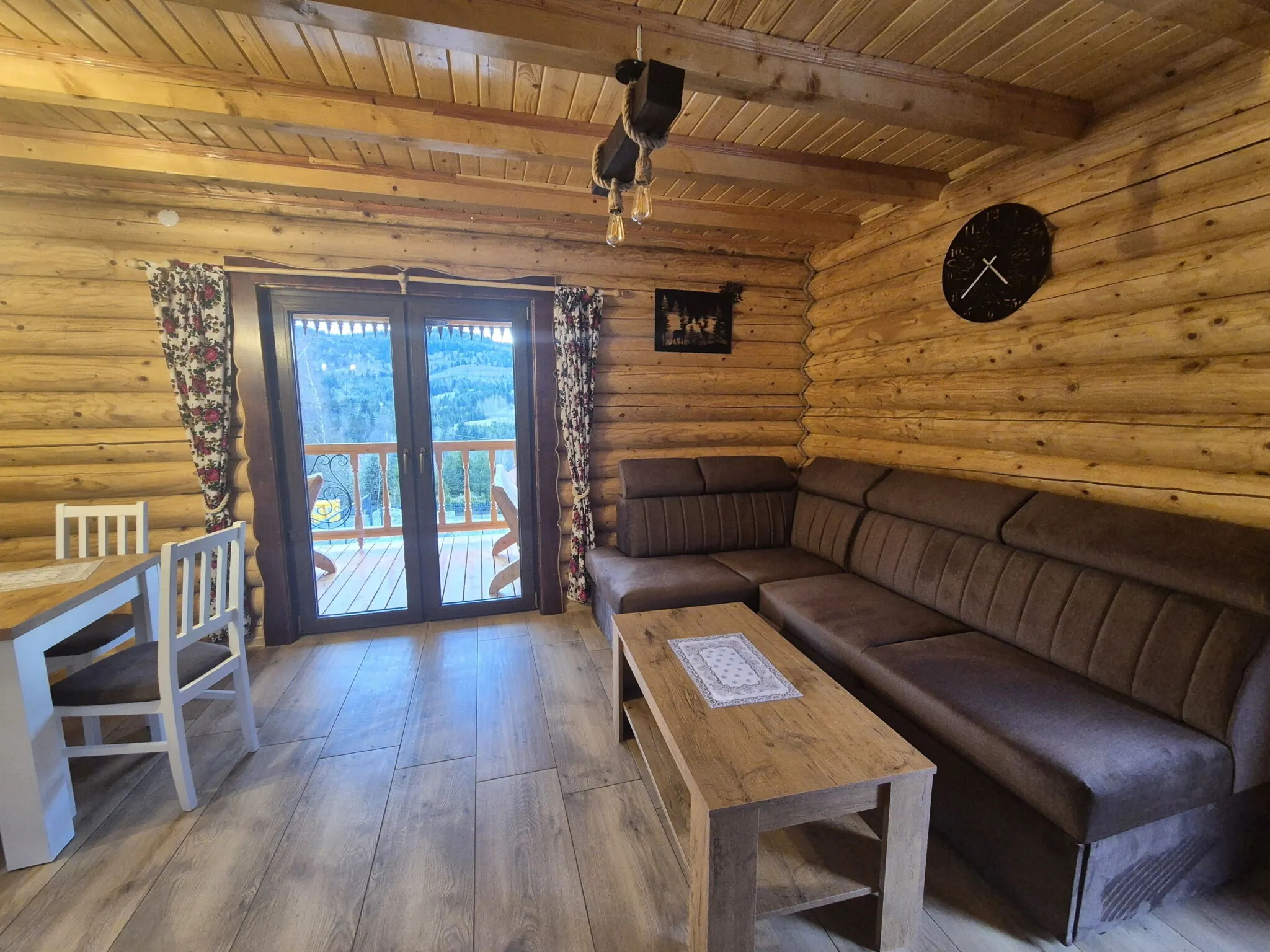 Chaty pod Pilskiem Krzyżówki – Krzyżówki, Polonia