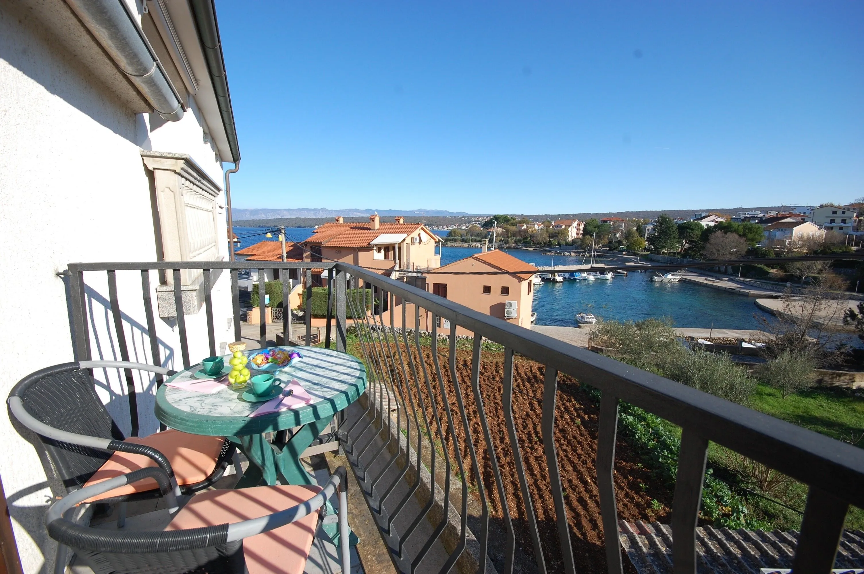 Apartments By The Sea Vantačići, Krk - 20659 Vantačići - foto 1