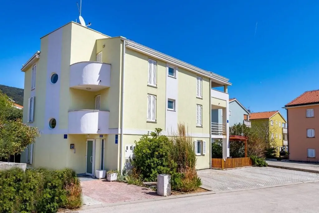 Apartments With Parking Space Baška, Krk - 22411 Baška - foto 2