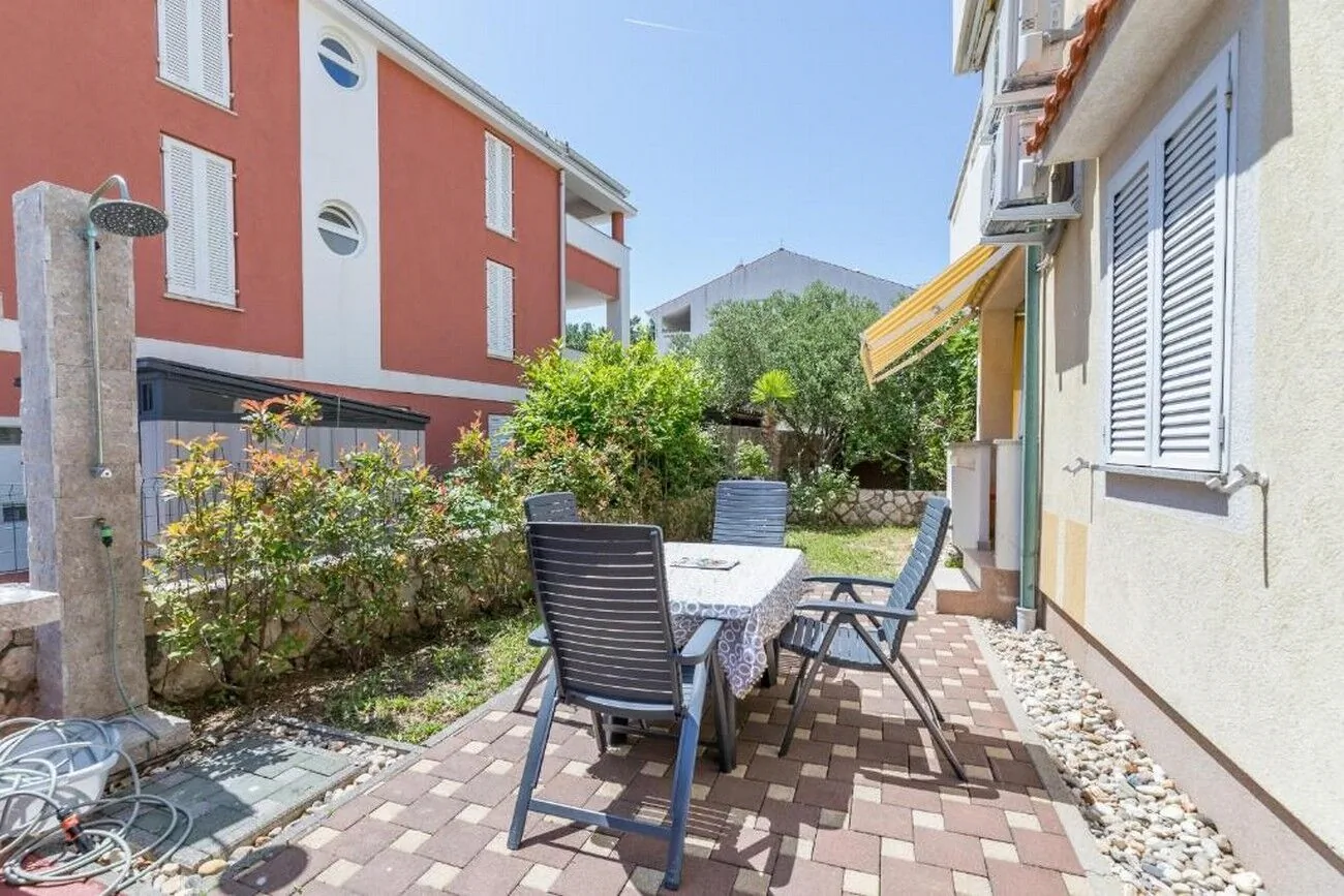 Apartments With Parking Space Baška, Krk - 22418 Baška – Baška, Croația