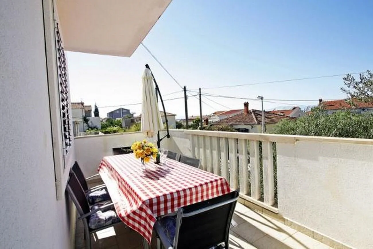 Apartments With Parking Space Supetar, Brač - 22504 Supetar - foto 1