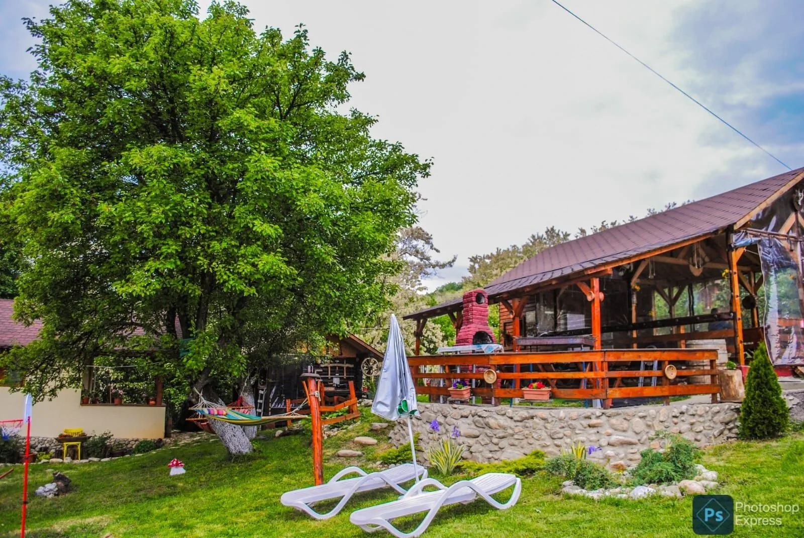 Căsuțele dintre vii Dobrița – Dobrița, România