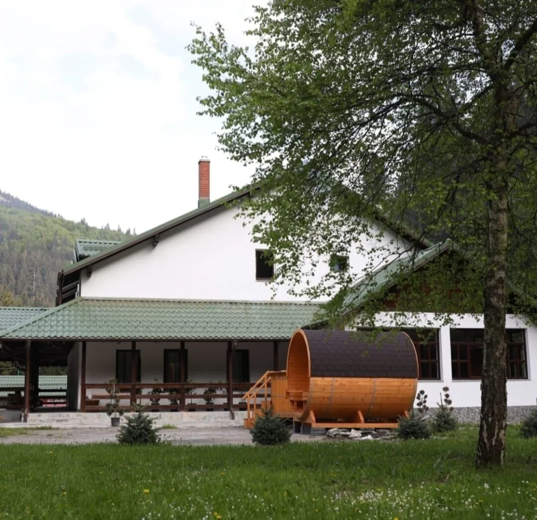 Cabana Brătei Dobreşti – Dobreşti, România