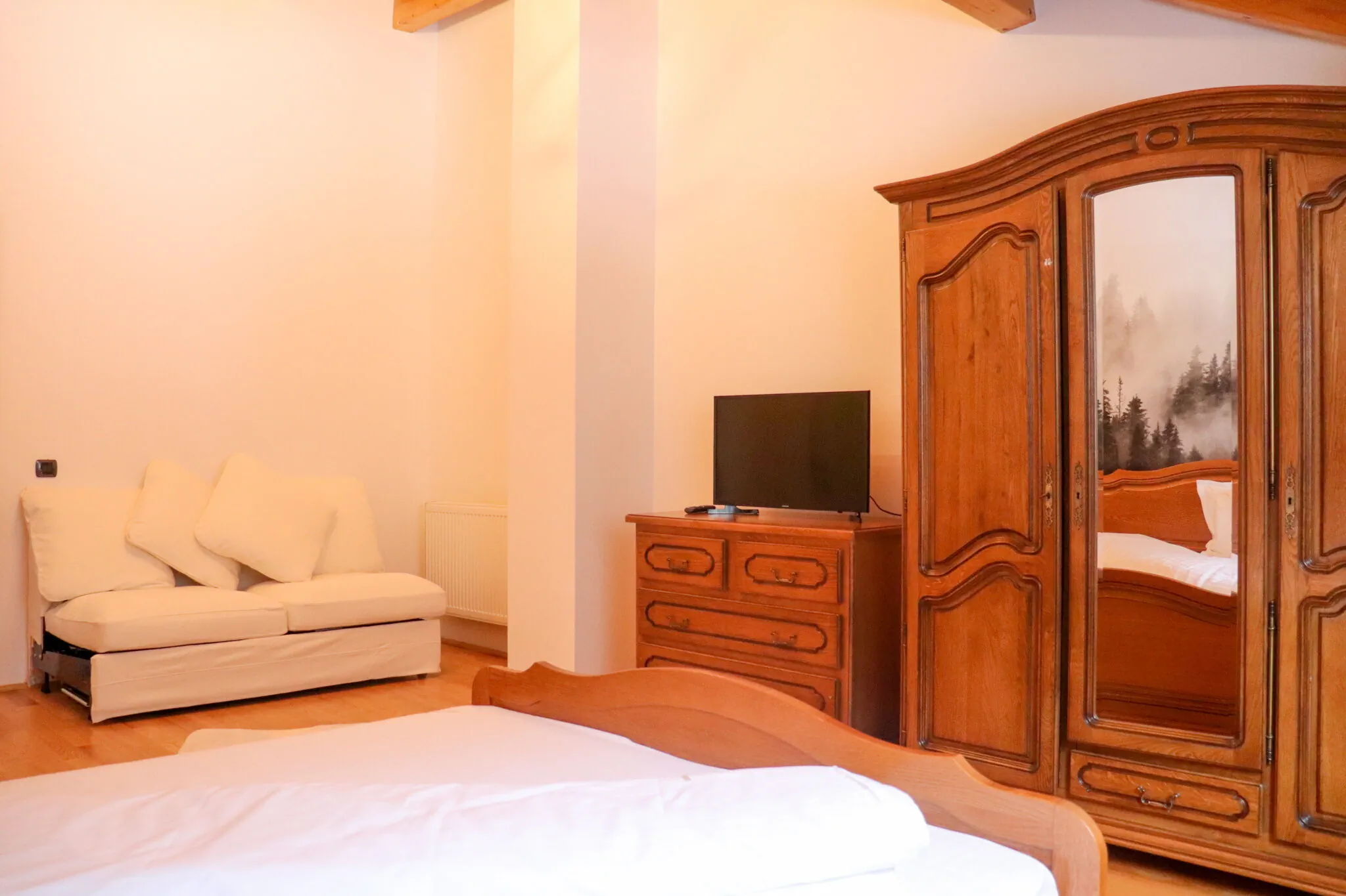 Cabana Brătei Dobreşti – Dobreşti, România