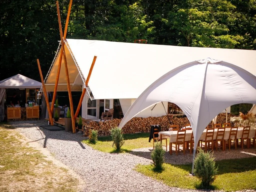 Piniale Glamping Trib Bughea de Jos – Bughea de Jos, Rumunia