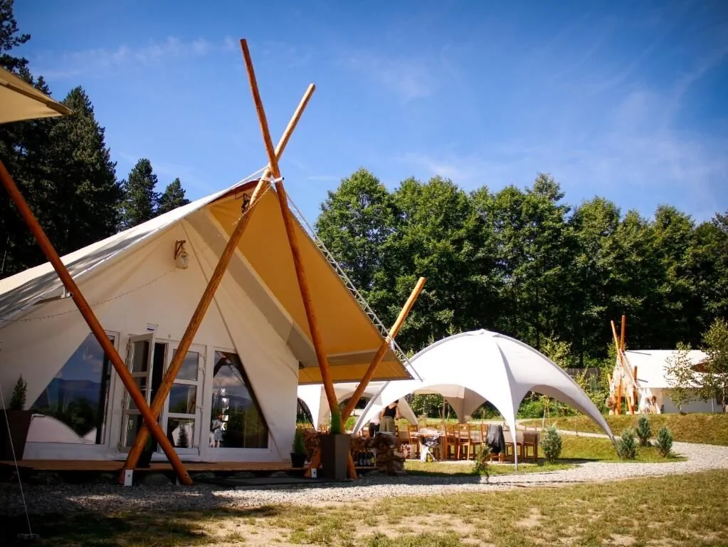 Piniale Glamping Trib Bughea de Jos – Bughea de Jos, Rumunia