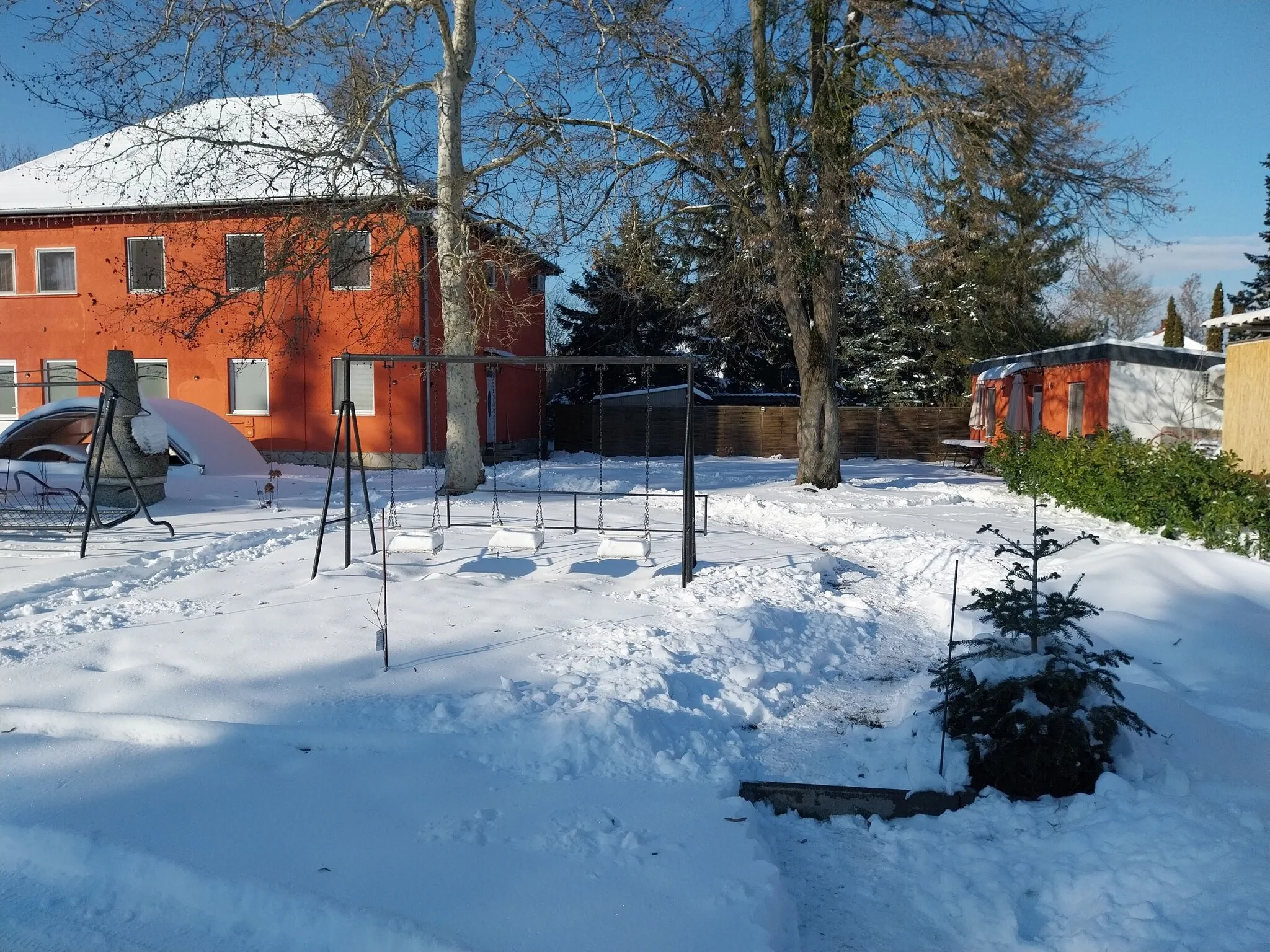 Csalogány Wellness Panzió Balatonfenyves – Balatonfenyves, Ungaria