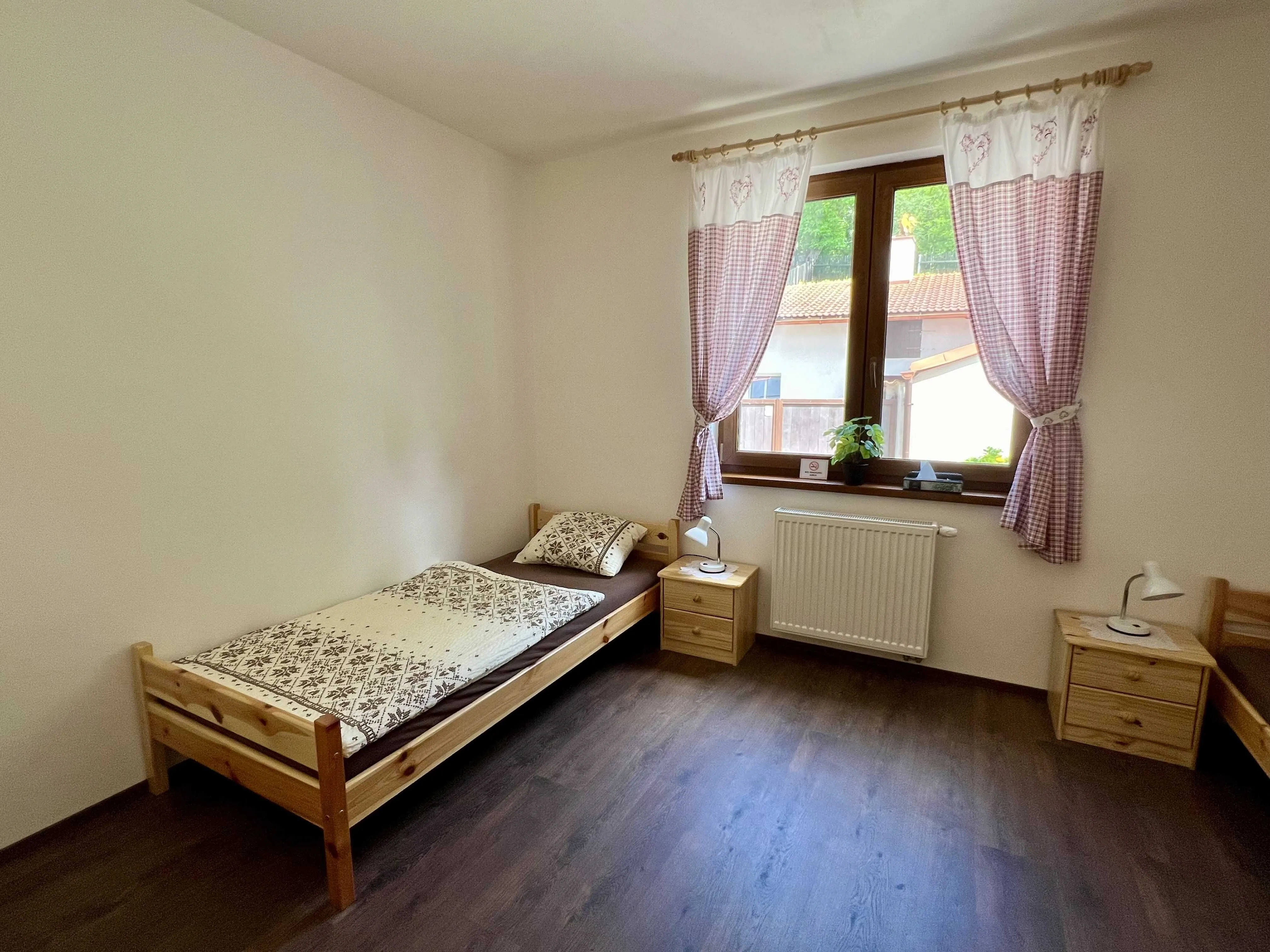 Chalupa nad rybníkem Straškov-Vodochody – Vodochody, Česká republika