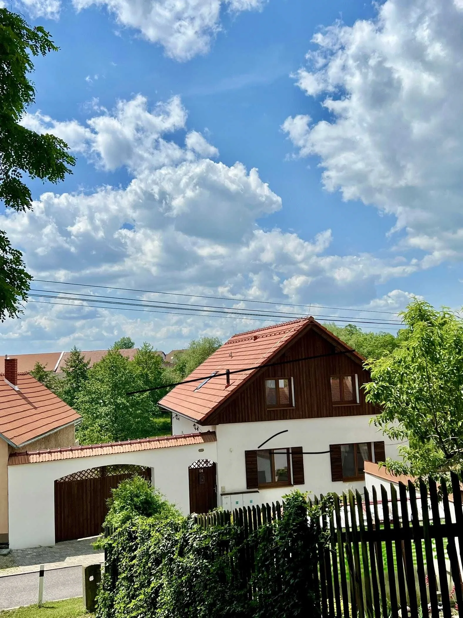 Chalupa nad rybníkem Straškov-Vodochody – Vodochody, Česká republika