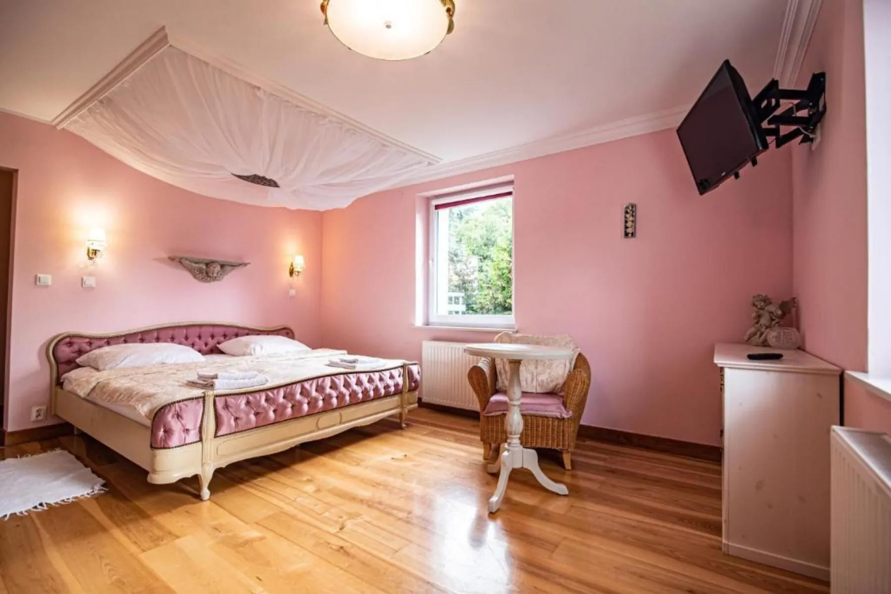 Dom Gościnny HydroZagadka Bed Breakfast Kołobrzeg – Kołobrzeg, Polska