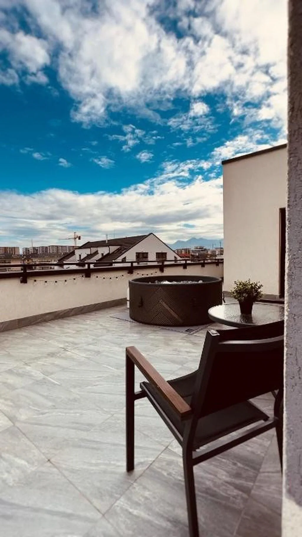 Skylark | Monaco Penthouse with Jacuzzi & Panoramic View Brașov – Brașov, România