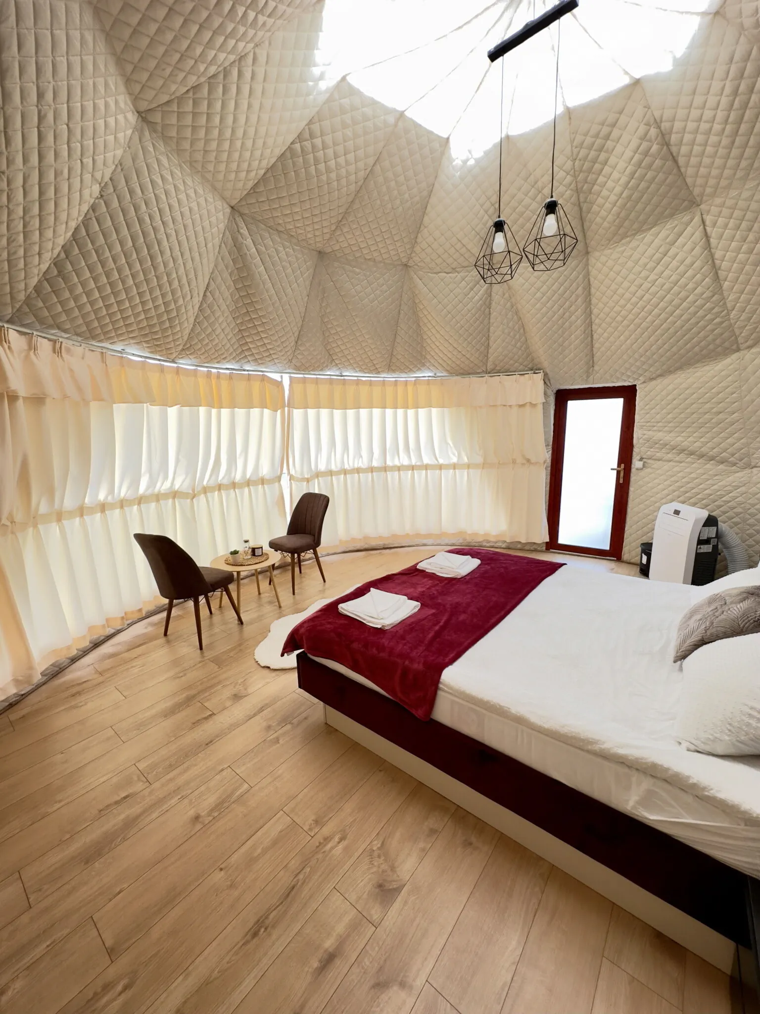 Sanctum Glamping Jupâneşti – Jupâneşti, România
