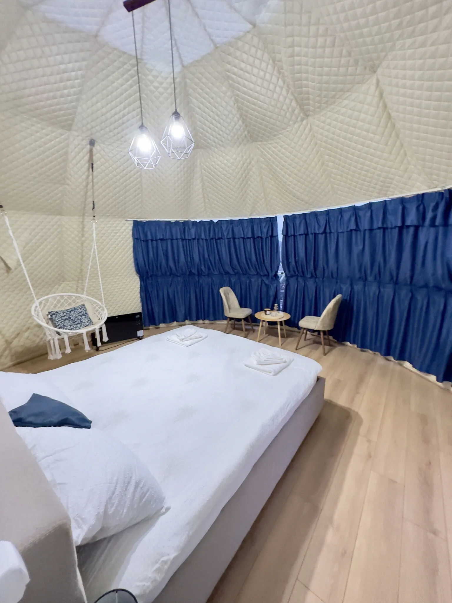 Sanctum Glamping Jupâneşti – Jupâneşti, România