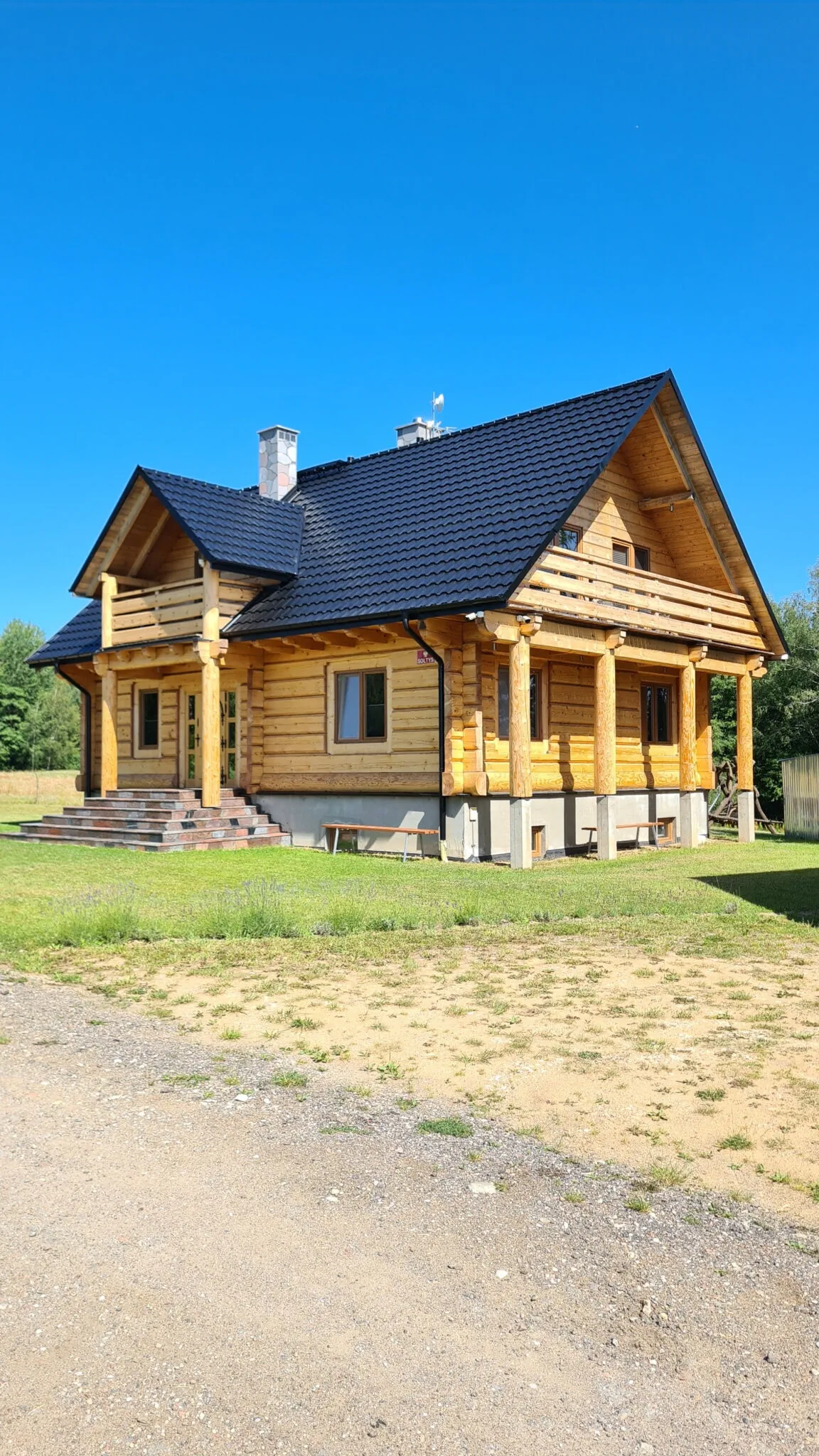 Drewniana Chata Łopuchowo – Łopuchowo, Polsko
