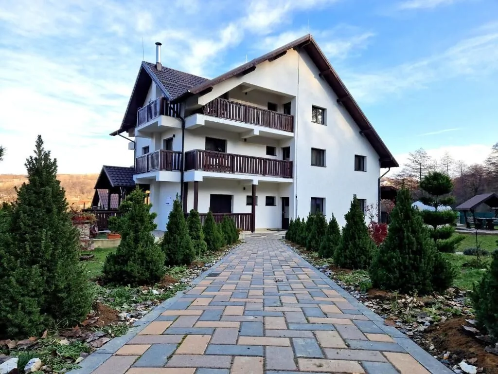 Pensiunea Izvorul Liniștii Rădăşeni – Rădăşeni, România