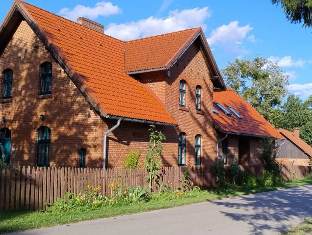 Czarna Jachta - Na szlaku legend. Pokoje nad jeziorem. Żywy – Kruklanki, Polska