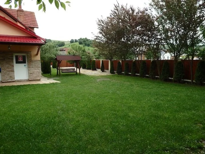 Pensiunea Casa Barkov Barcani - foto 2