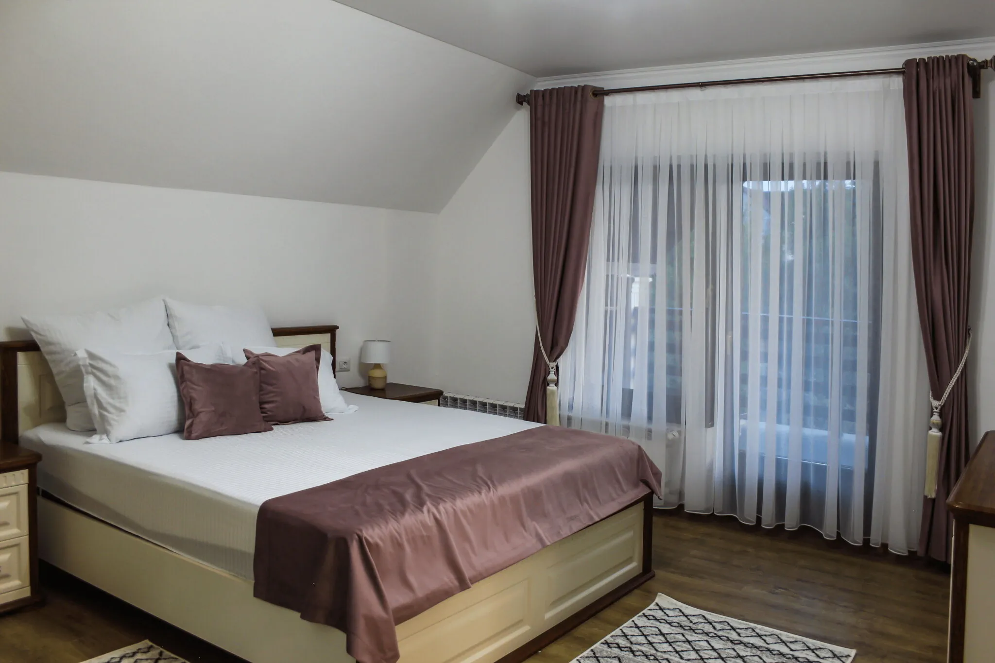 Casa de oaspeți Home by YLY Solca – Solca, România