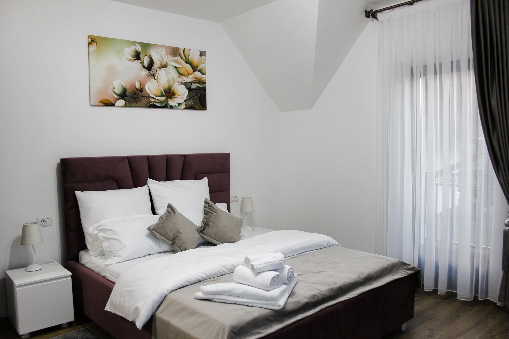 Casa de oaspeți Home by YLY Solca – Solca, România