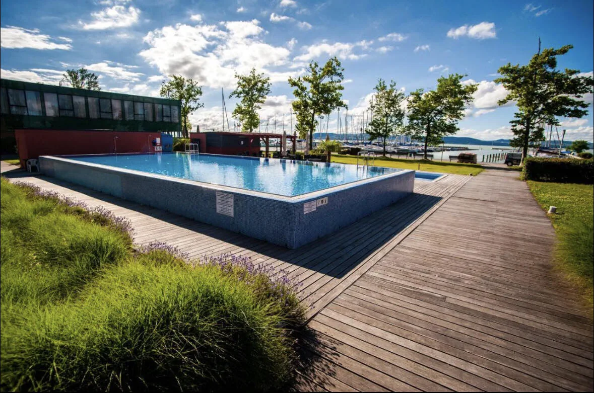 BL Yacht Club Art Apartman A20 Balatonlelle – Balatonlelle, Ungaria