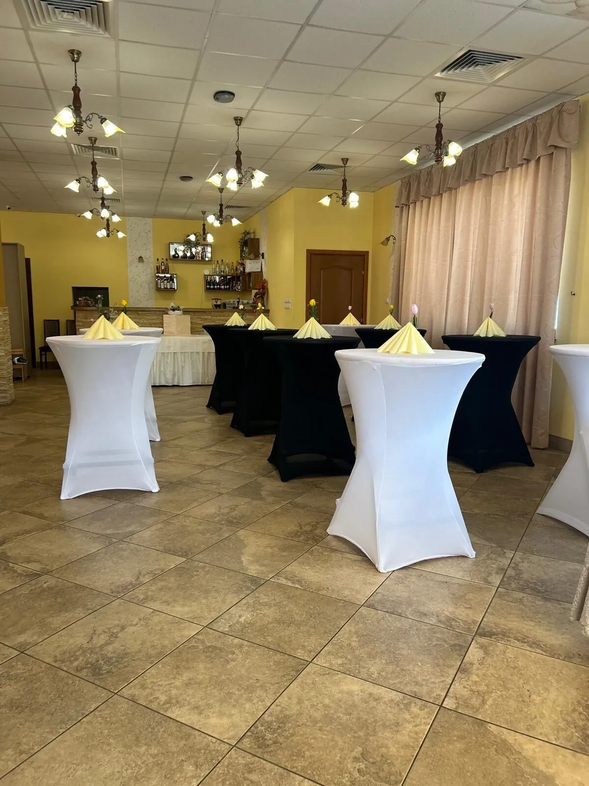 H&T Pension Restaurant Sâncrăieni – Sâncrăieni, România