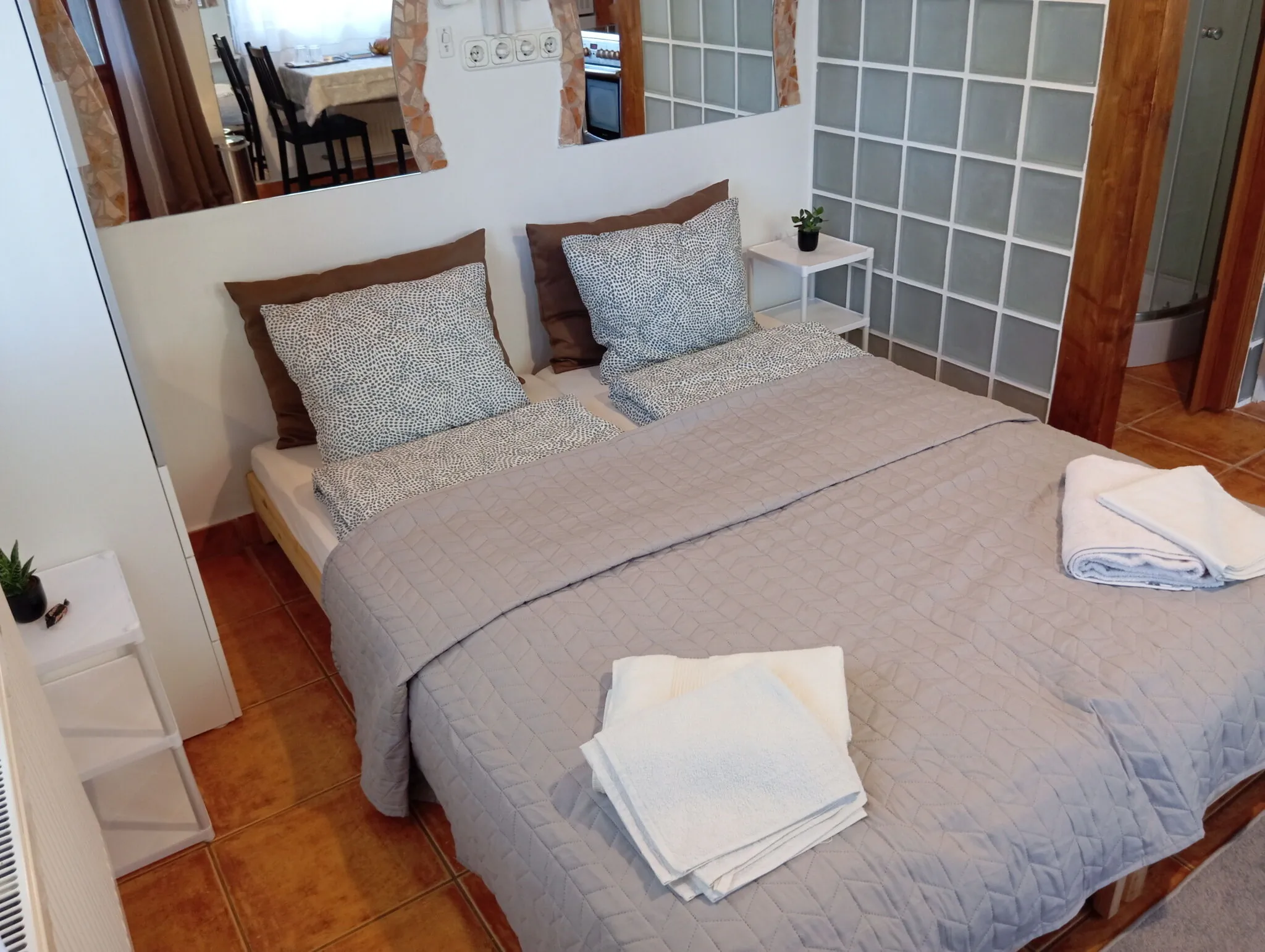 Tükör Apartman Martonvásár - foto 2