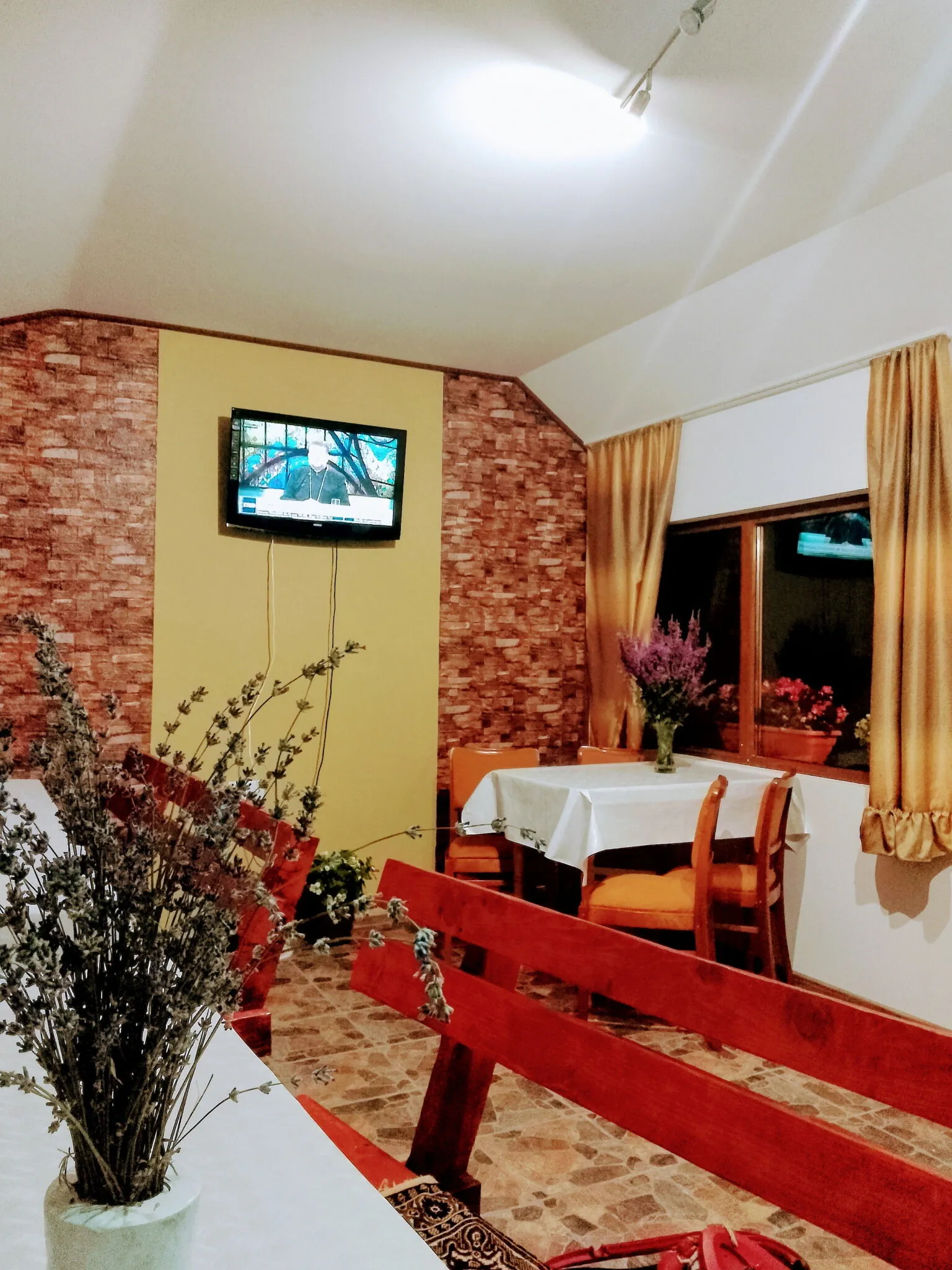 Casa Jojo Rusca – Rusca, România