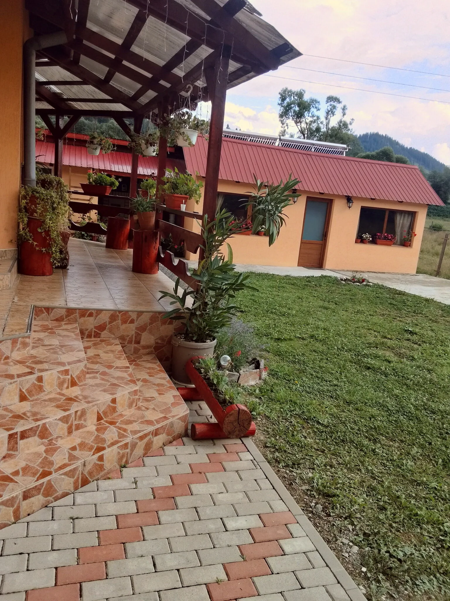 Casa Jojo Rusca – Rusca, România