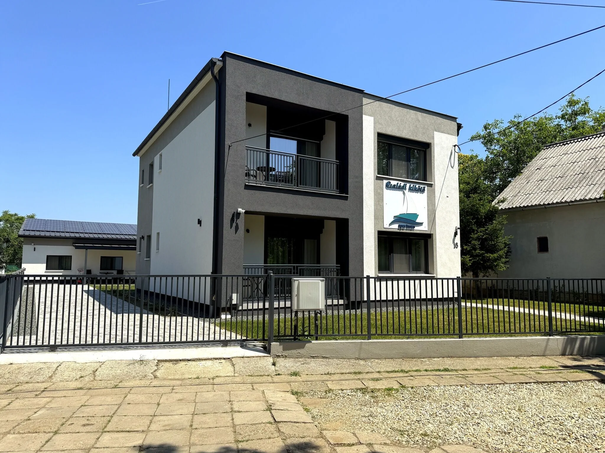 Családi Kikötő Apartmanház Gyula – Giula, Ungaria