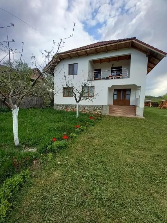 Casa Lavinia Crasna – Crasna, România