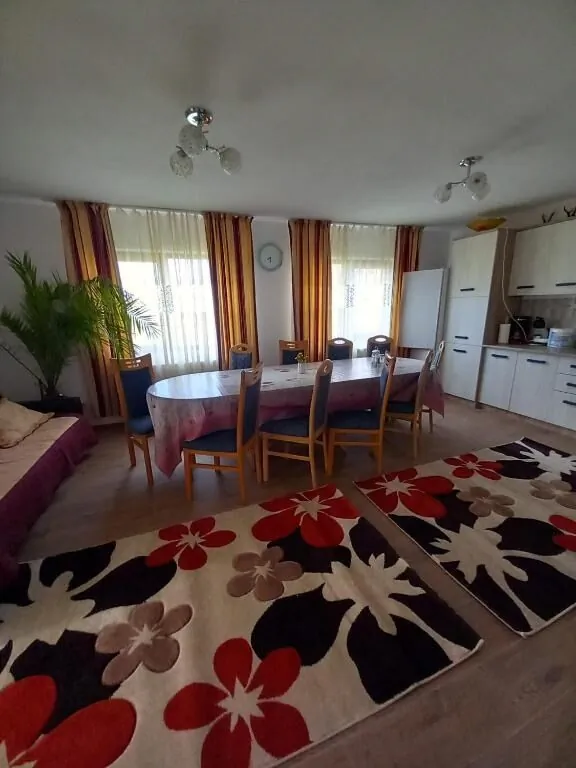 Casa Lavinia Crasna – Crasna, România