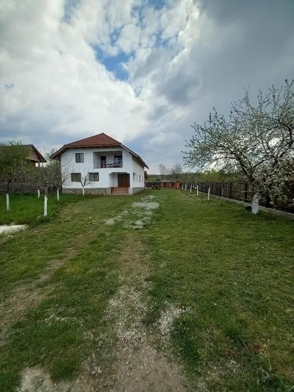 Casa Lavinia Crasna – Crasna, România