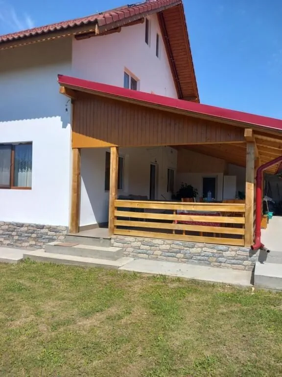 Casa Lavinia Crasna – Crasna, România