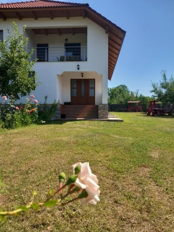 Casa Lavinia Crasna – Crasna, România