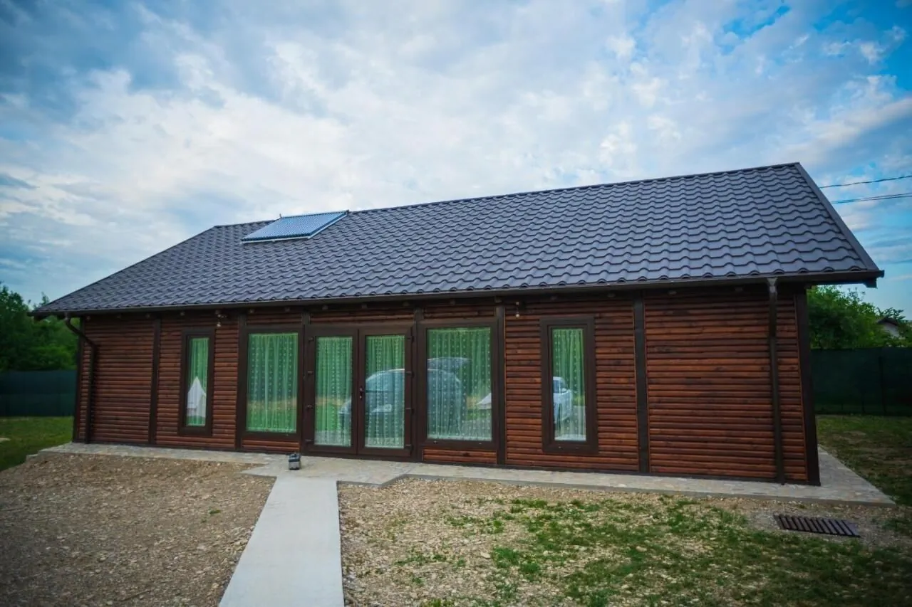 Glamping La Octav Târpeşti – Târpeşti, România