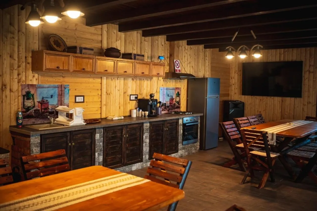 Glamping La Octav Târpeşti – Târpeşti, România