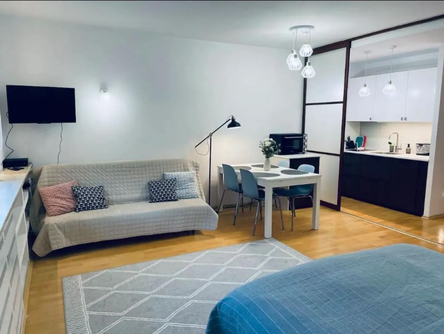 Shiraz Garden Studio – Varșovia, Polonia