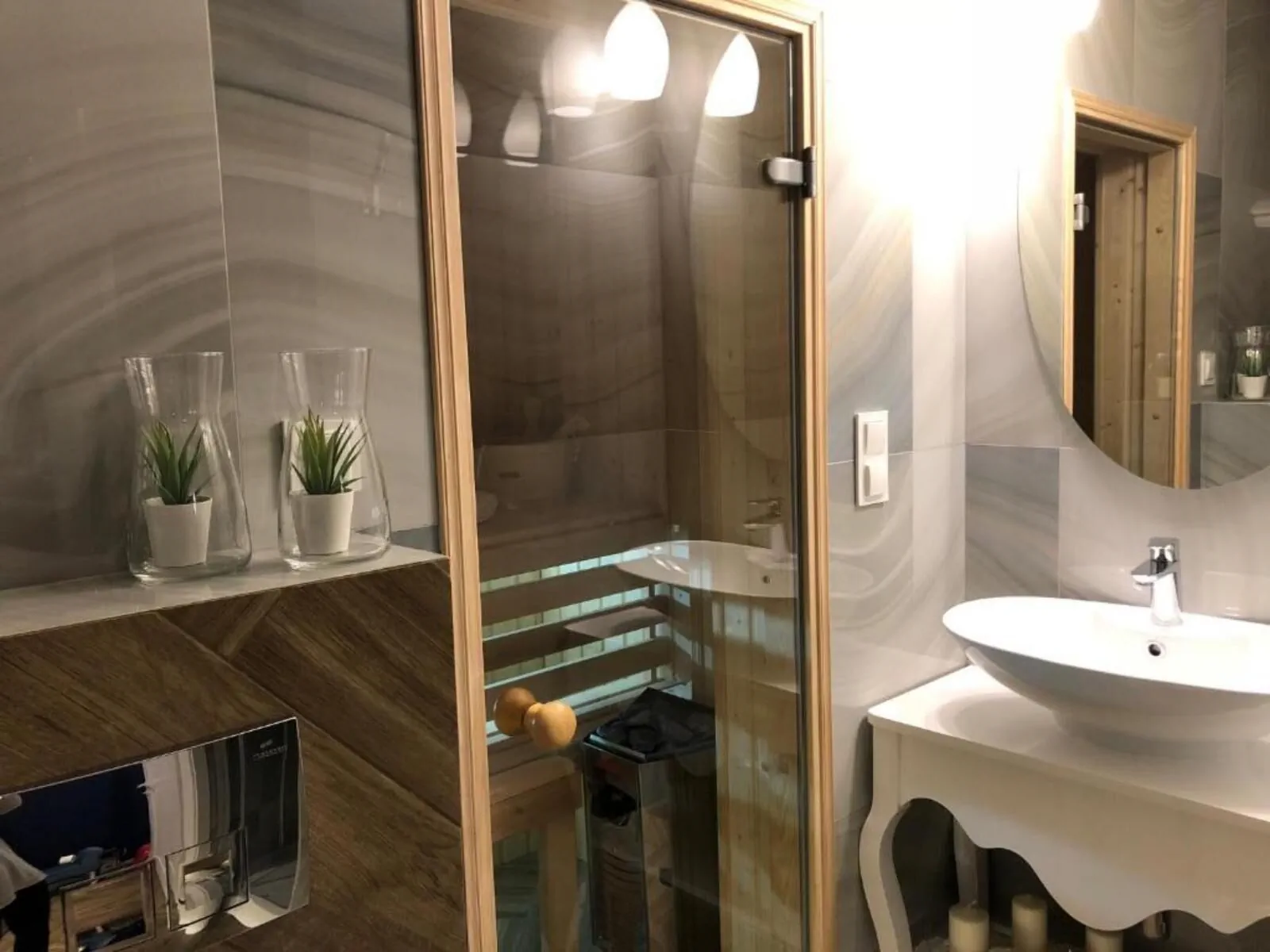 Family & Business Sauna Apartments No2 Leśny nad Zalewem – Cedzyna, Polska