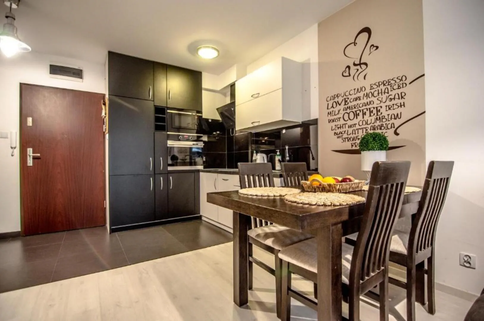 Apartament z Ogródkiem - Alldayholiday – Kołobrzeg, Polska