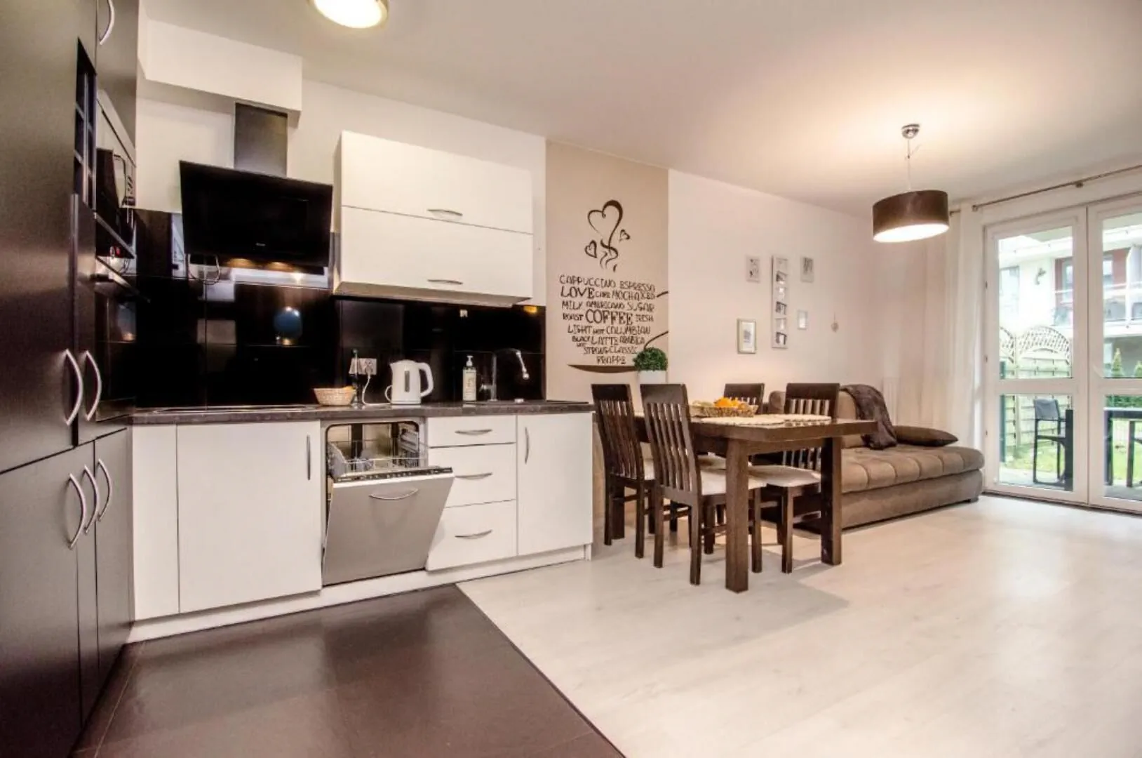 Apartament z Ogródkiem - Alldayholiday – Kołobrzeg, Polska