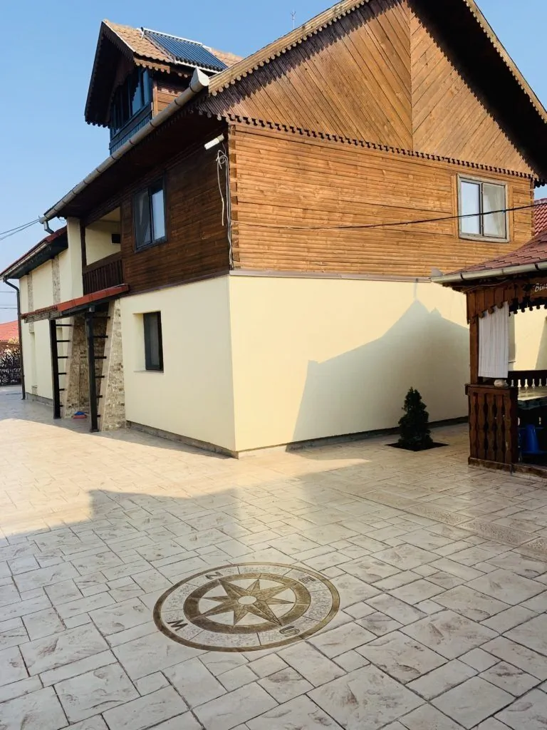 Casa Ariana Ungureni – Ungureni, România
