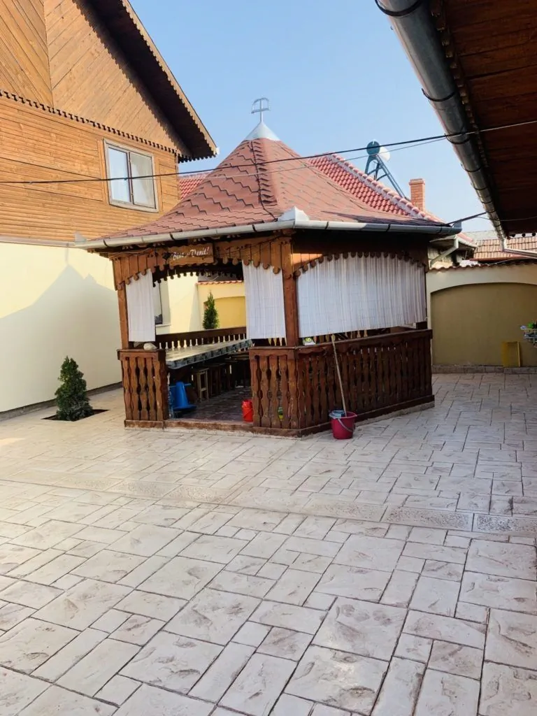 Casa Ariana Ungureni – Ungureni, România