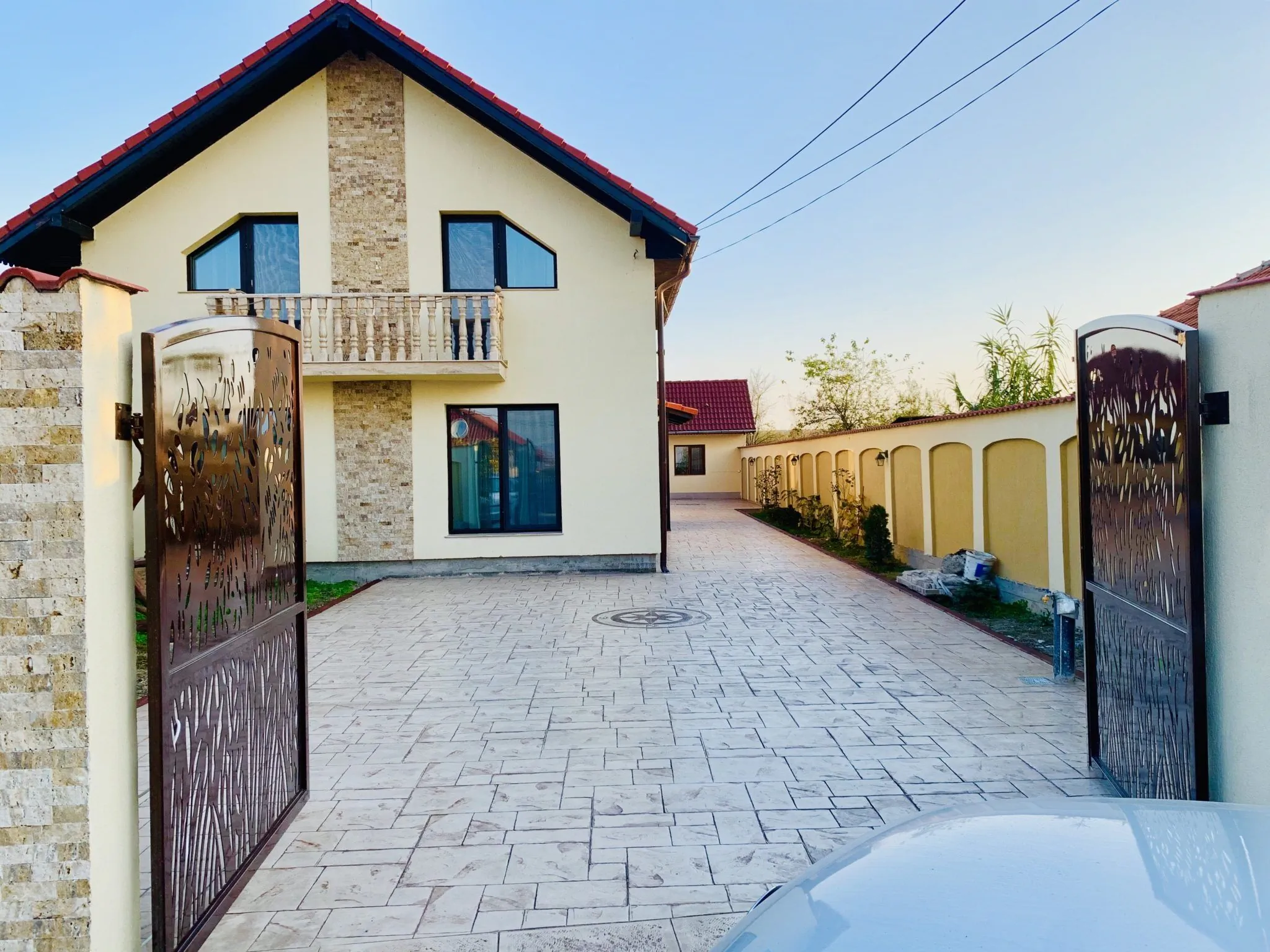 Casa Ariana Ungureni – Ungureni, România