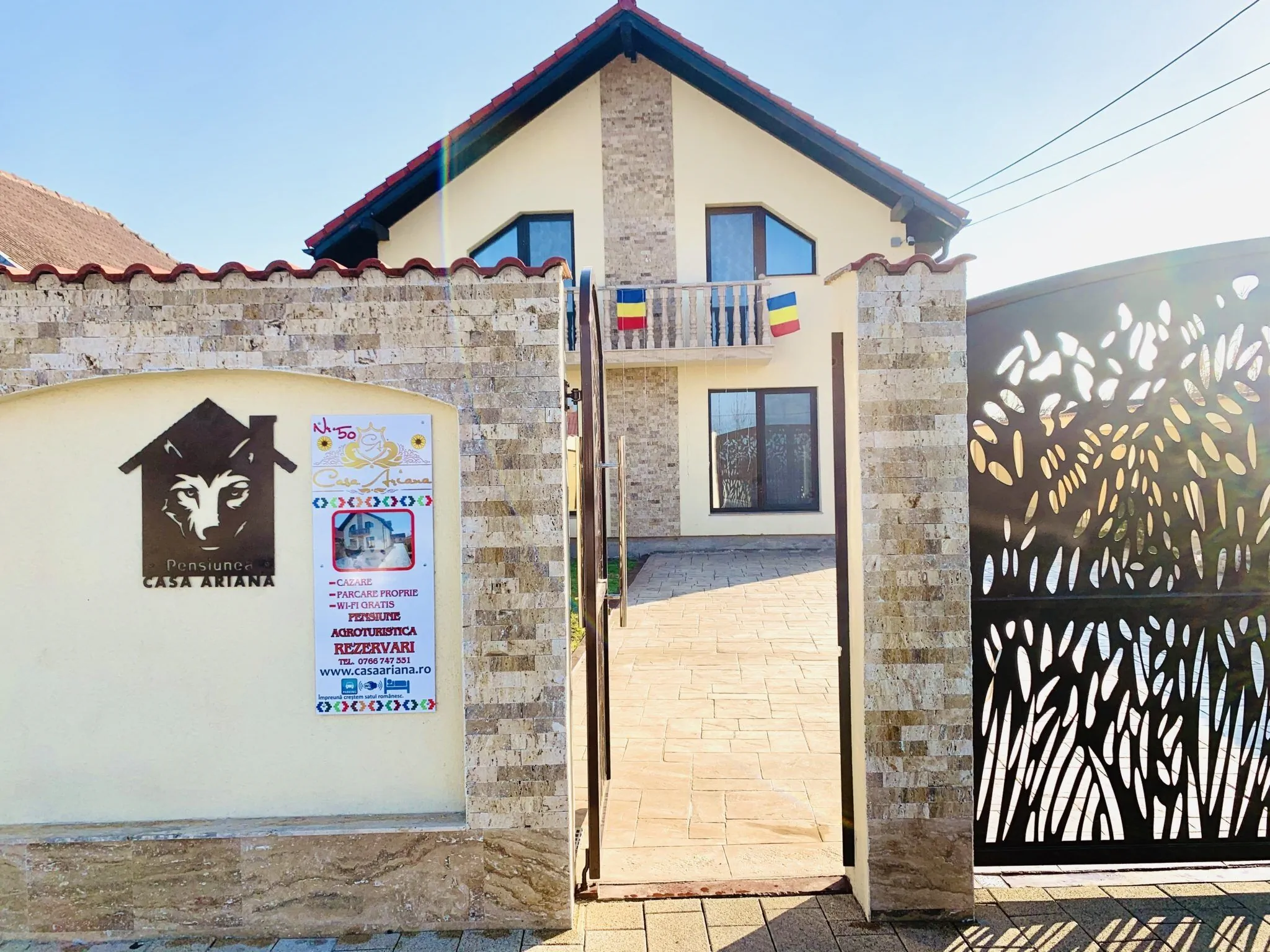 Casa Ariana Ungureni – Ungureni, România